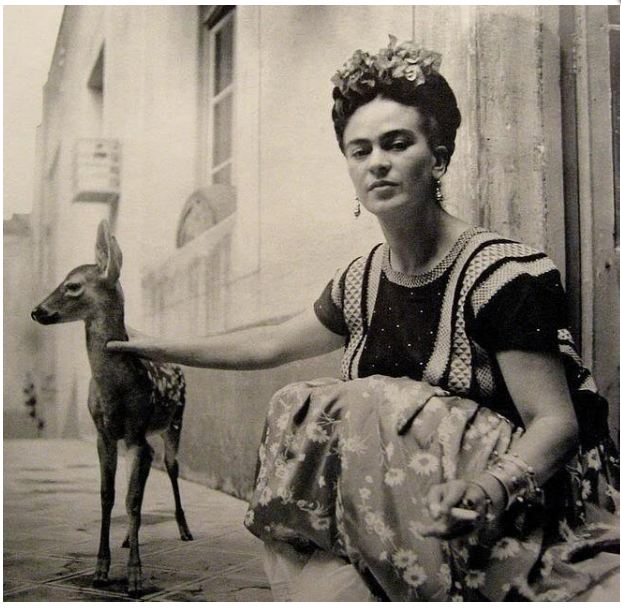 Frida Kahlo retratada por Fritz Henle