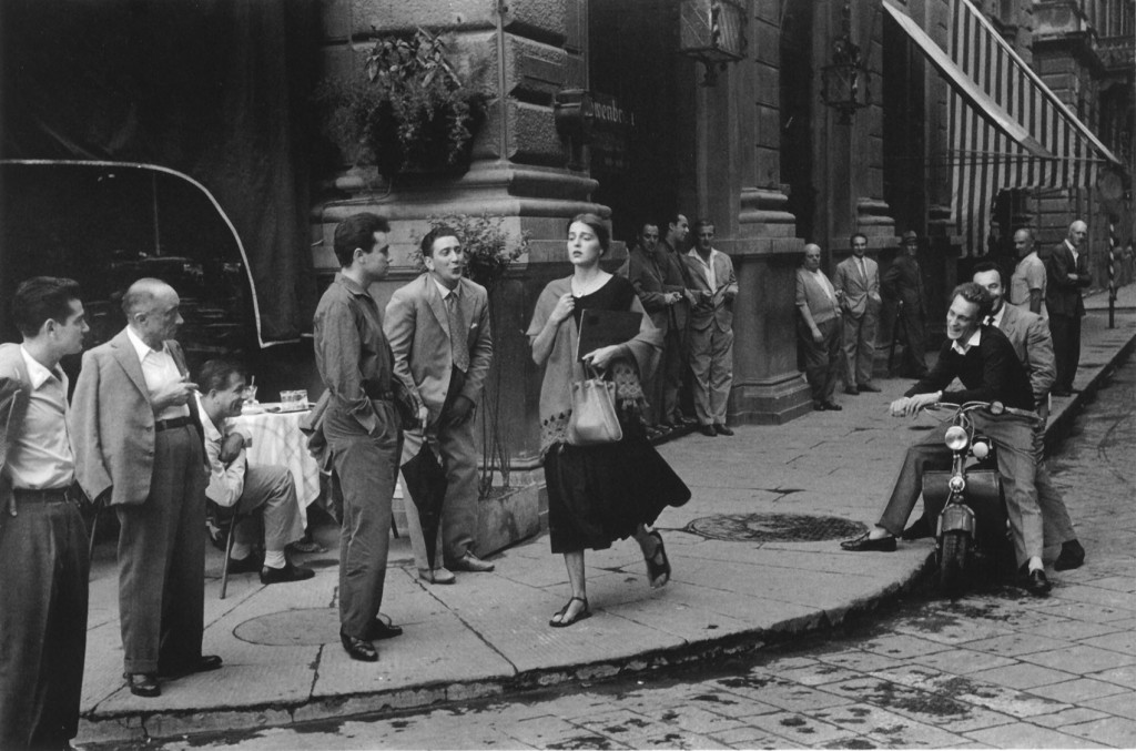 "American Girl in Italy", 1951 © Ruth Orkin