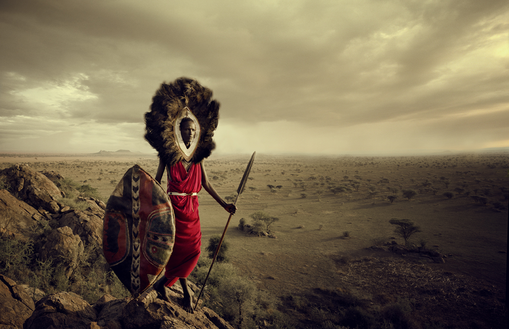  SARBORE SERENGETI, 2010  Un guerrero Masai en el Serengeti (Tanzania) (© JIMMY NELSON)