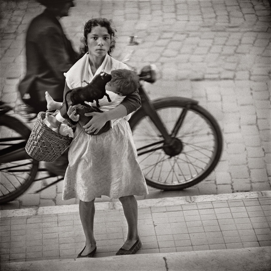 Mother and Child, Malaga, Spain, 1966 © Jerome Liebling